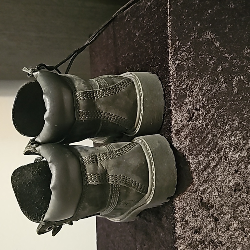 Boots - Picture 2 of 3